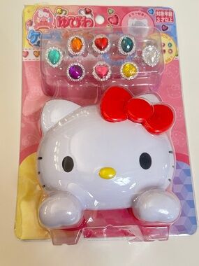 Hello Kitty rings and case sets